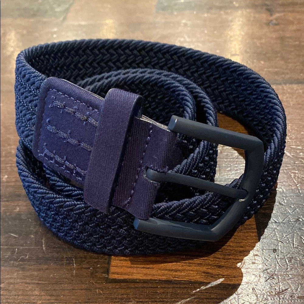 Travis Mathew’s Woven new Men's Navy Woven golf Belt. New no tags. 32”